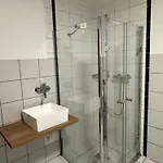 Kraft Tanken In Gruener Oase Mit Grossem Wohnraum Und Riesigem Garten Lägenhet *