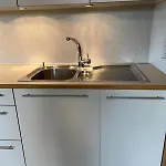 Lägenhet Kraft Tanken In Gruener Oase Mit Grossem Wohnraum Und Riesigem Garten *