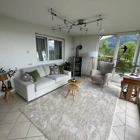 شقة Kraft Tanken In Gruener Oase Mit Grossem Wohnraum Und Riesigem Garten دورنبيرن