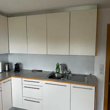 Appartement Kraft Tanken In Gruener Oase Mit Grossem Wohnraum Und Riesigem Garten *
