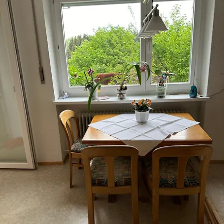 Kraft Tanken In Gruener Oase Mit Grossem Wohnraum Und Riesigem Garten