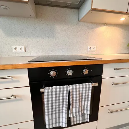 Kraft Tanken In Gruener Oase Mit Grossem Wohnraum Und Riesigem Garten دورنبيرن