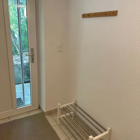 Kraft Tanken In Gruener Oase Mit Grossem Wohnraum Und Riesigem Garten * דורנבירן