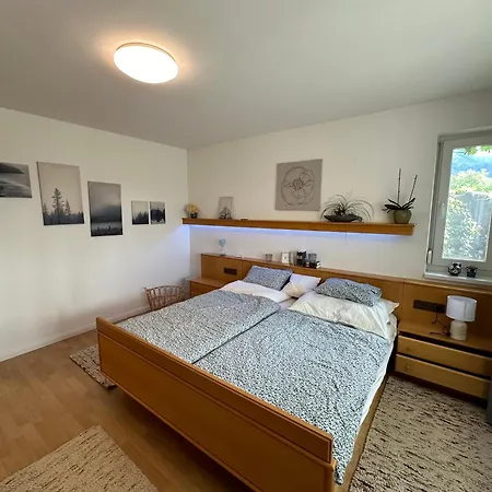 Kraft Tanken In Gruener Oase Mit Grossem Wohnraum Und Riesigem Garten *