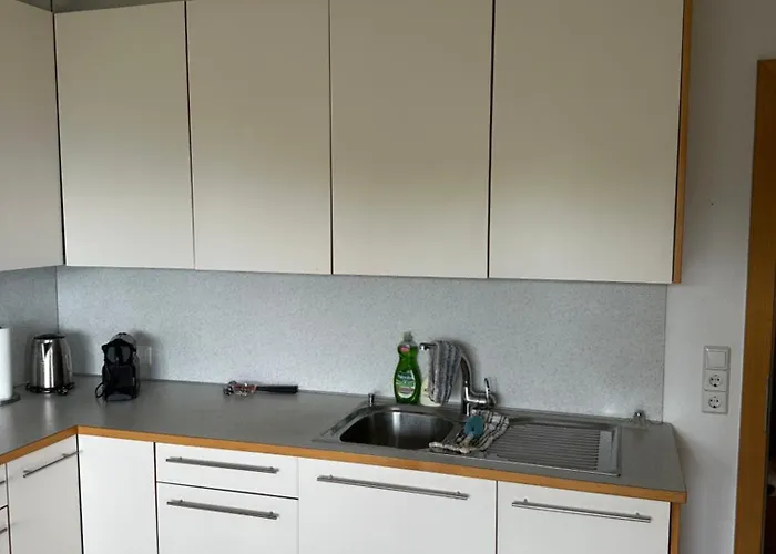 Apartment Kraft Tanken In Gruener Oase Mit Grossem Wohnraum Und Riesigem Garten *