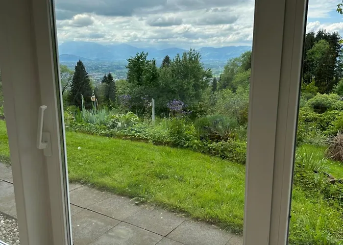 Apartment Kraft Tanken In Gruener Oase Mit Grossem Wohnraum Und Riesigem Garten