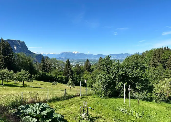 Kraft Tanken In Gruener Oase Mit Grossem Wohnraum Und Riesigem Garten Apartment