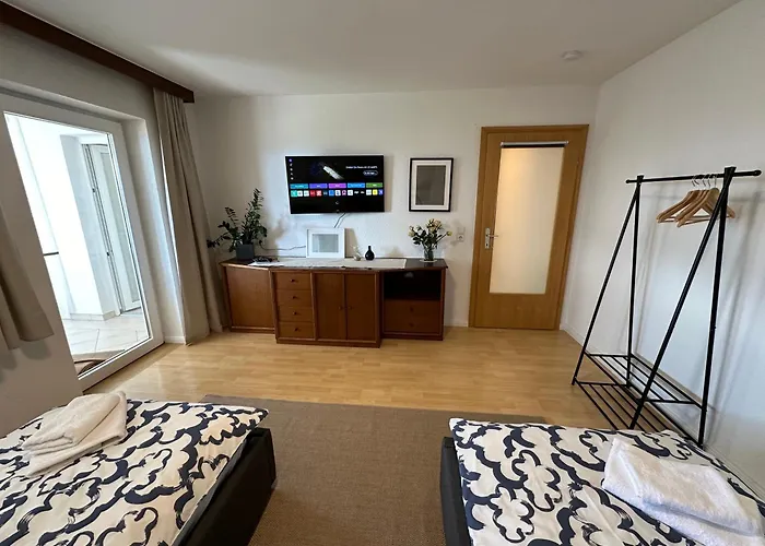 Kraft Tanken In Gruener Oase Mit Grossem Wohnraum Und Riesigem Garten Dornbirn