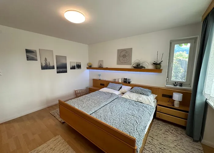 Kraft Tanken In Gruener Oase Mit Grossem Wohnraum Und Riesigem Garten *