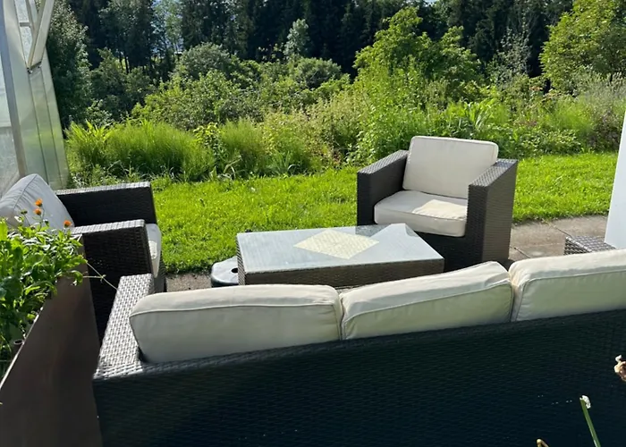 Apartment Kraft Tanken In Gruener Oase Mit Grossem Wohnraum Und Riesigem Garten