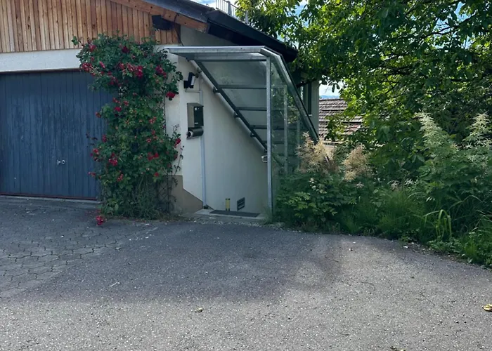 Apartment Kraft Tanken In Gruener Oase Mit Grossem Wohnraum Und Riesigem Garten