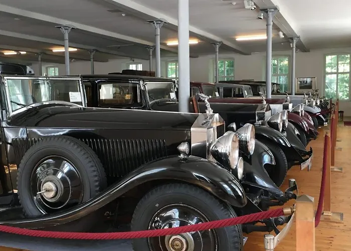 Kraft Tanken In Gruener Oase Mit Grossem Wohnraum Und Riesigem Garten